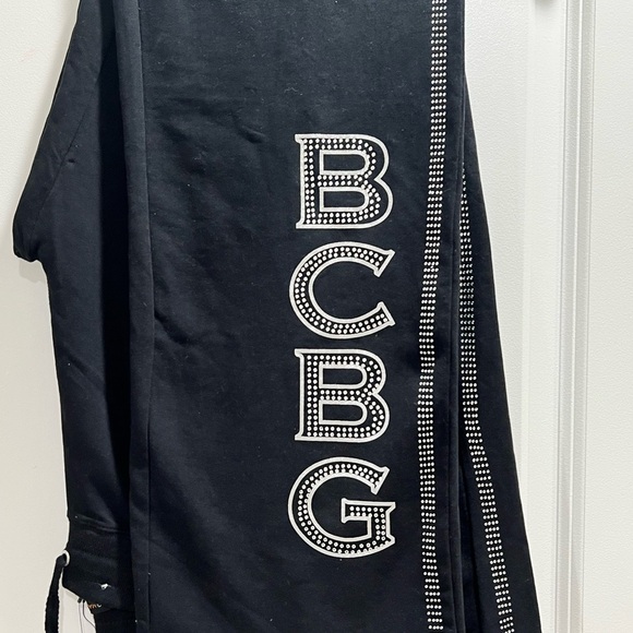 New beautiful BCBG suit with diamond studs.😍. Size XL - Picture 7 of 11